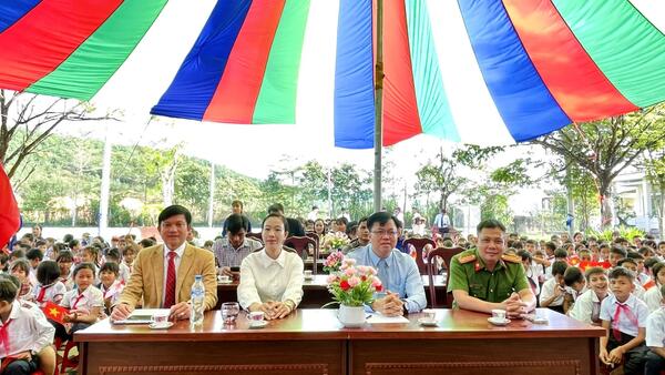 Lãnh đạo xã Sơn Tây Hạ dự Lễ khai giảng năm học 2025 – 2026 tại các trường trên địa bàn